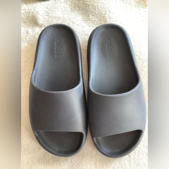 Rubi Ladies Slippers - Picture 1 of 6